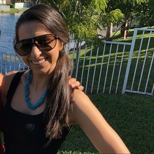 Meet your Posher, Ava